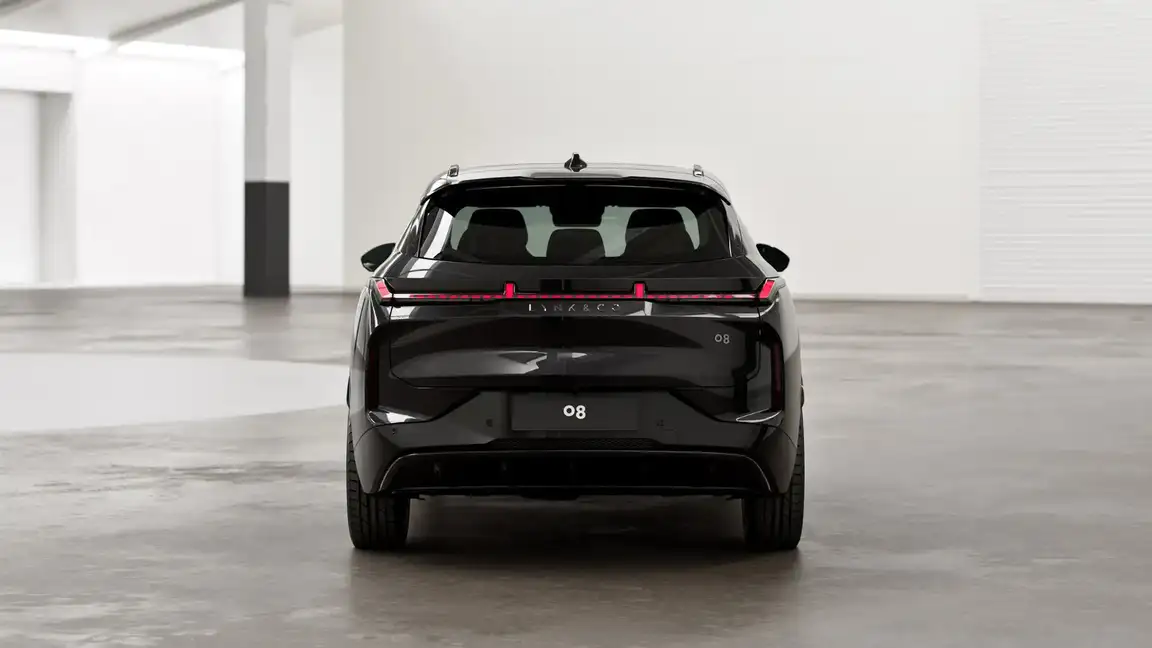 LYNK & CO 08