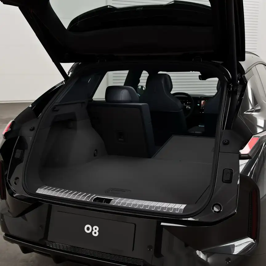LYNK & CO 08