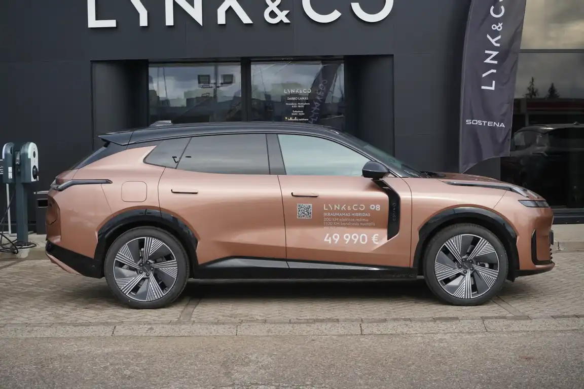 LYNK & CO 08