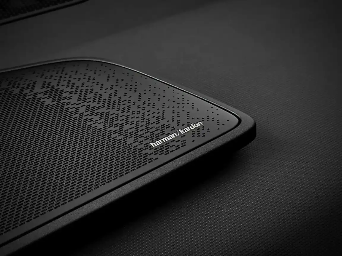 LYNK & CO 08