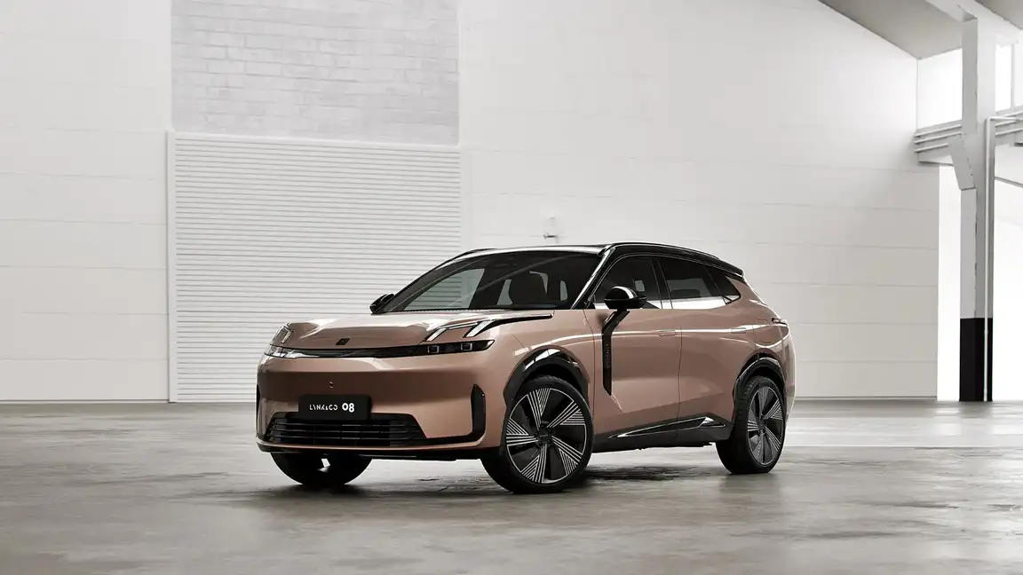 LYNK & CO 08