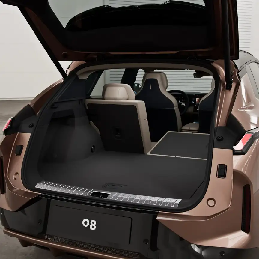 LYNK & CO 08