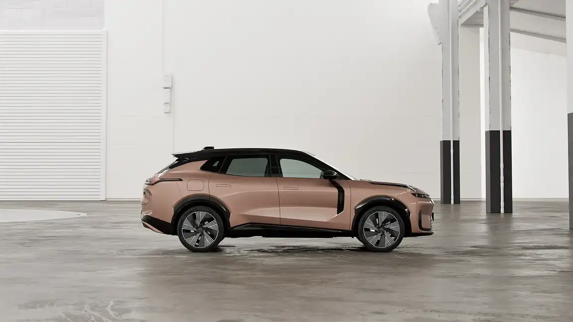 LYNK & CO 08