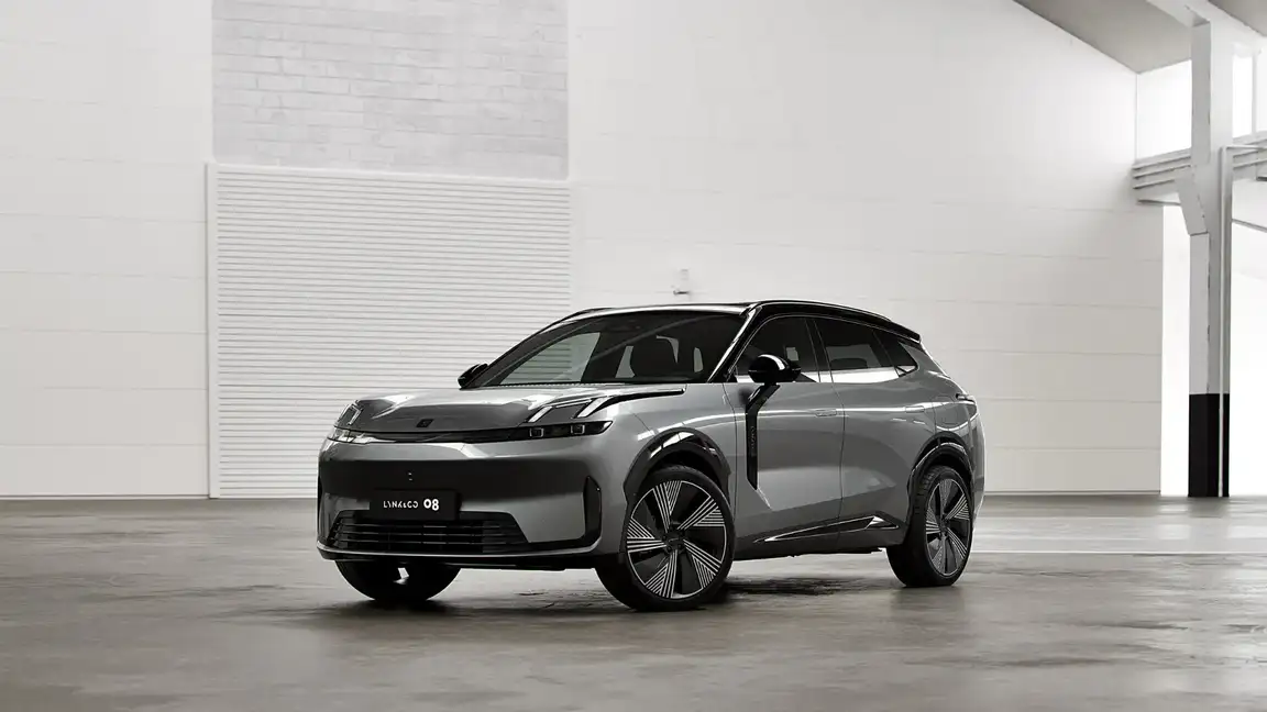 LYNK & CO 08