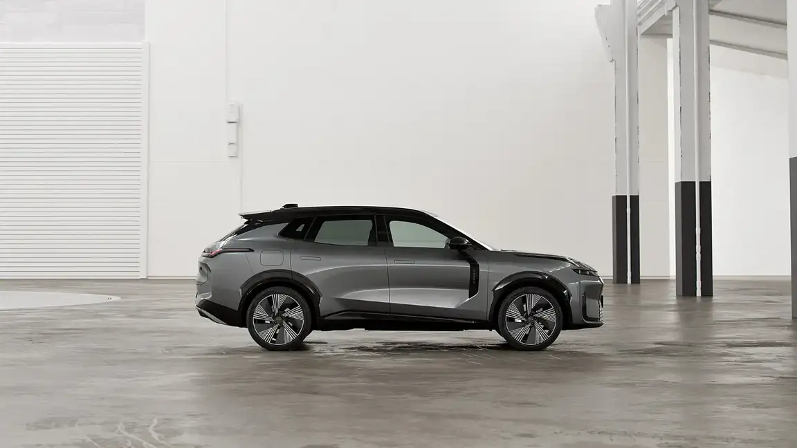 LYNK & CO 08