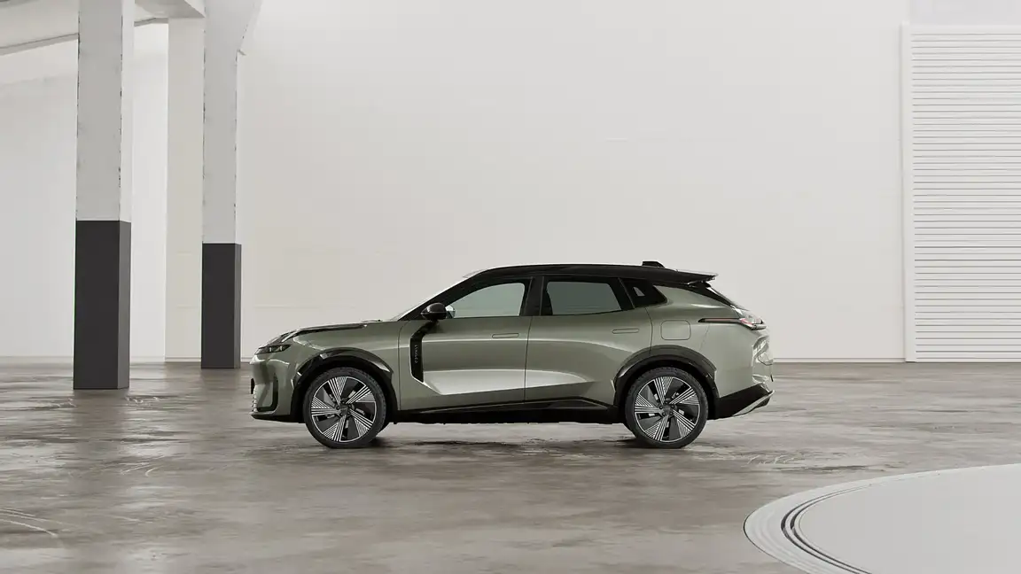 LYNK & CO 08