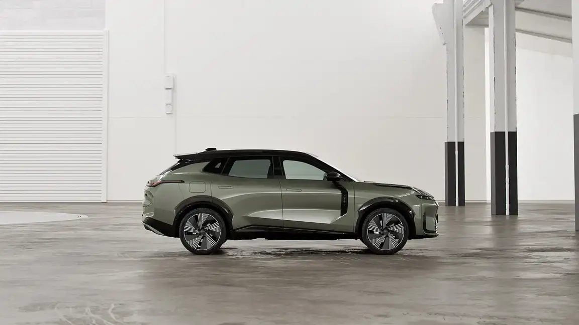 LYNK & CO 08