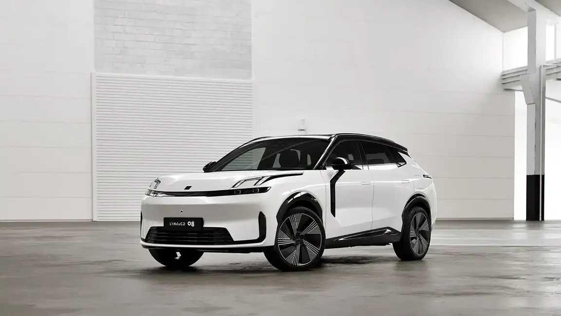 LYNK & CO 08