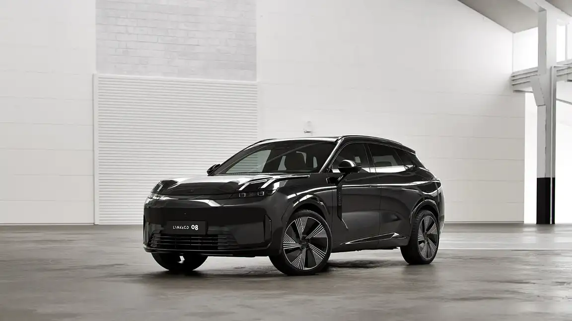 LYNK & CO 08