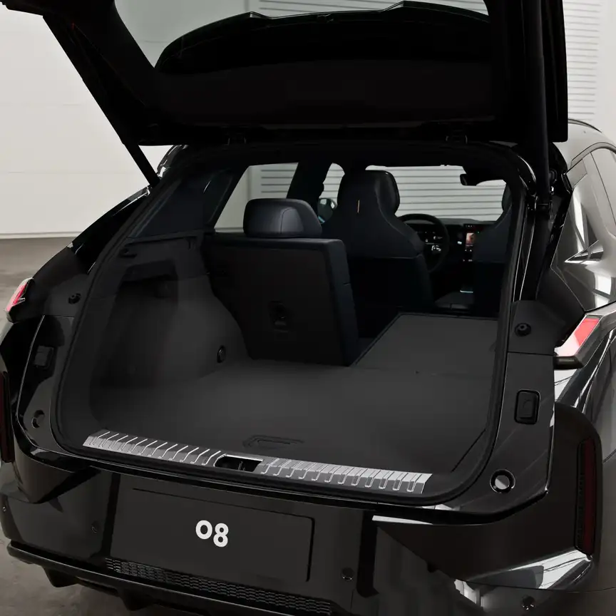 LYNK & CO 08
