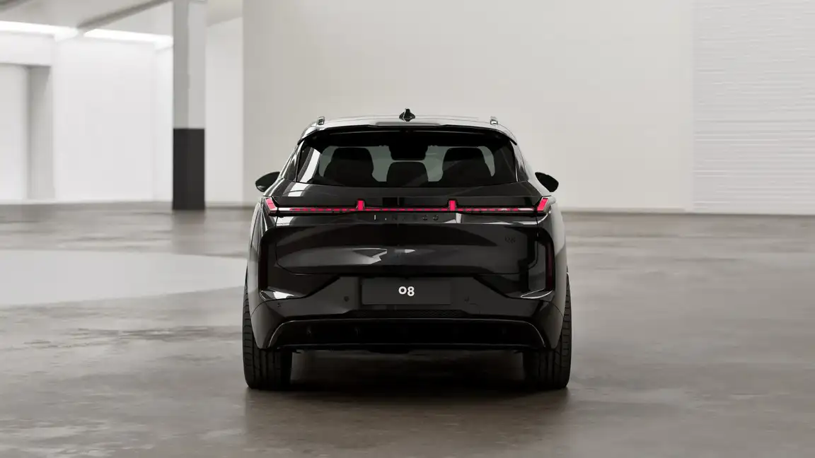 LYNK & CO 08