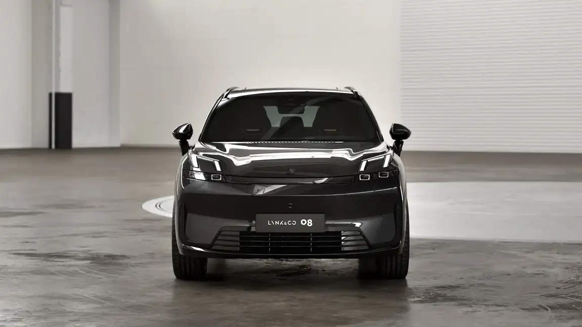 LYNK & CO 08