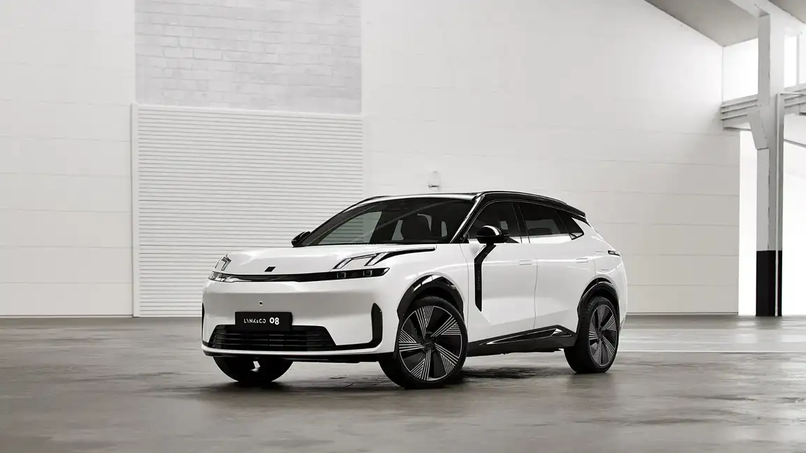 LYNK & CO 08