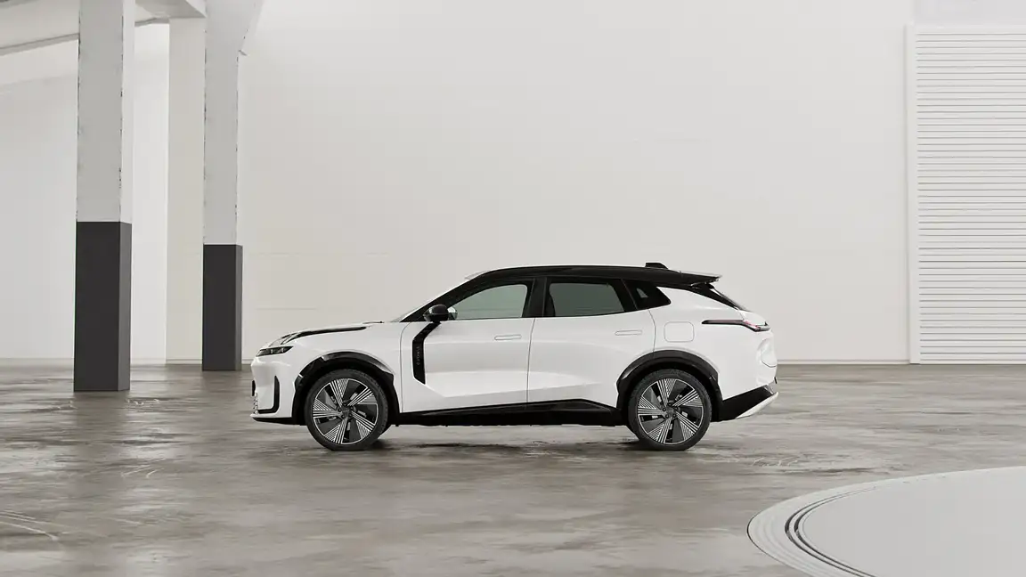 LYNK & CO 08