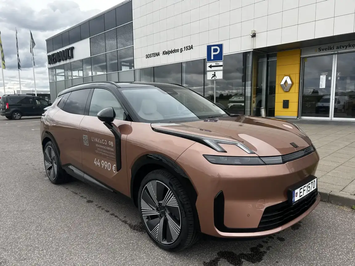 LYNK & CO 08