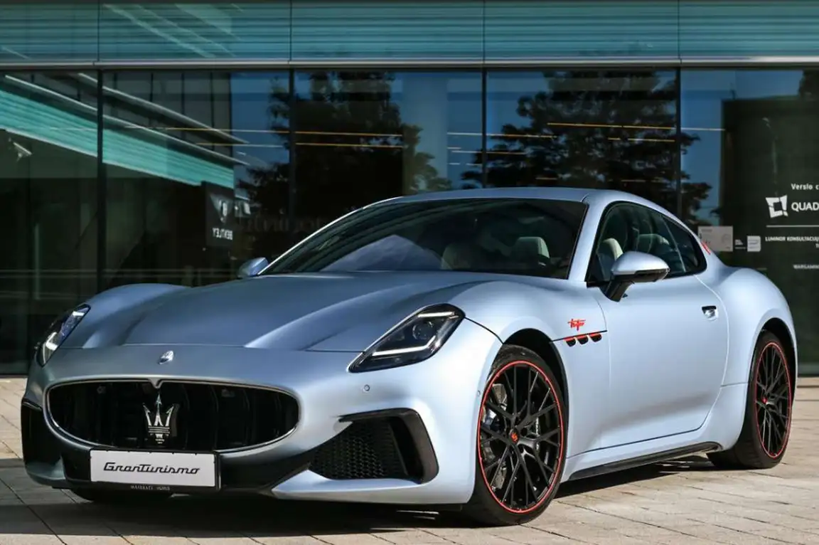 MASERATI GRANTURISMO