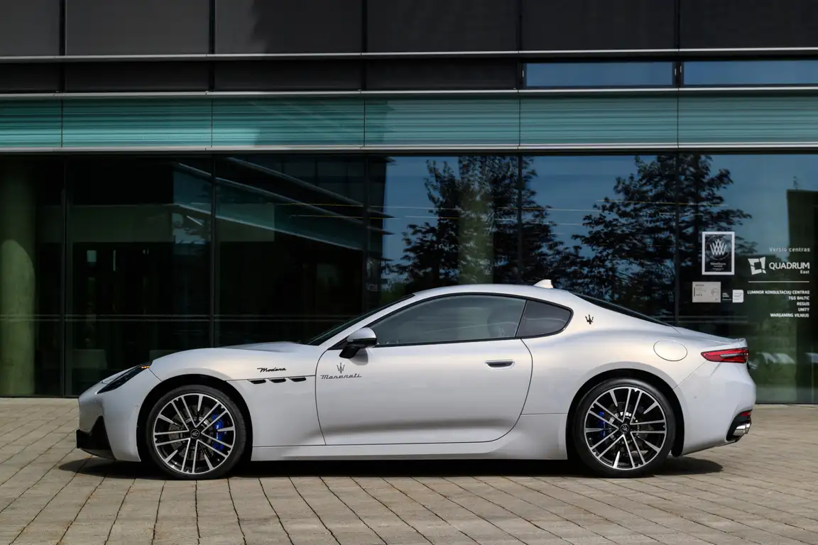 MASERATI GRANTURISMO