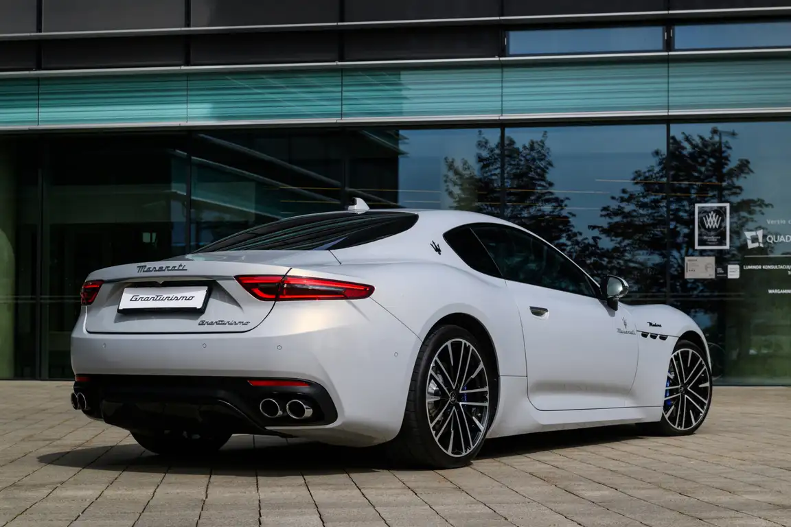 MASERATI GRANTURISMO