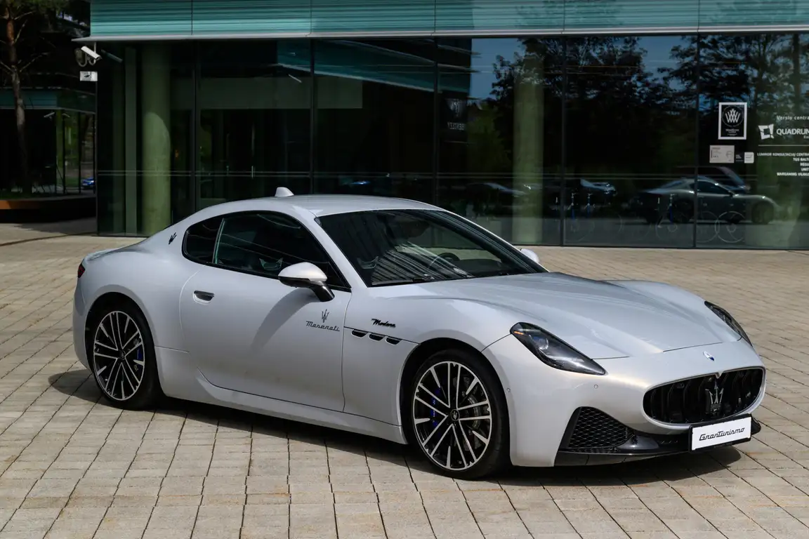 MASERATI GRANTURISMO