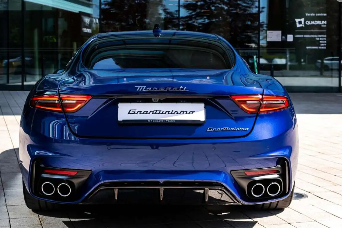 MASERATI GRANTURISMO