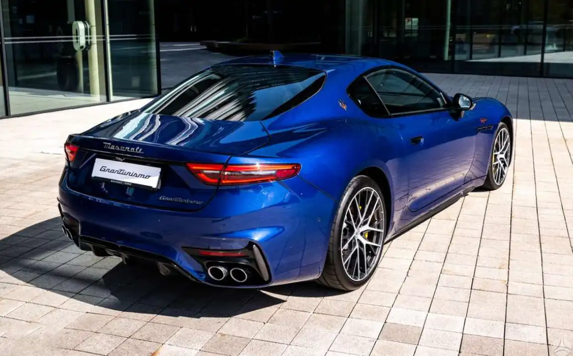 MASERATI GRANTURISMO