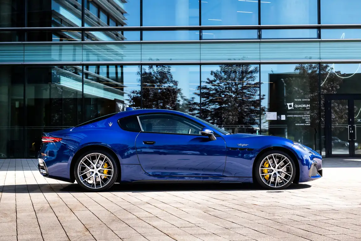 MASERATI GRANTURISMO