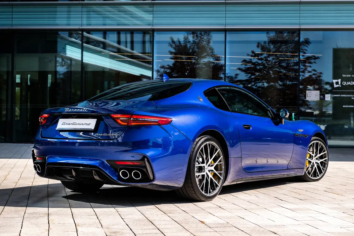 MASERATI GRANTURISMO