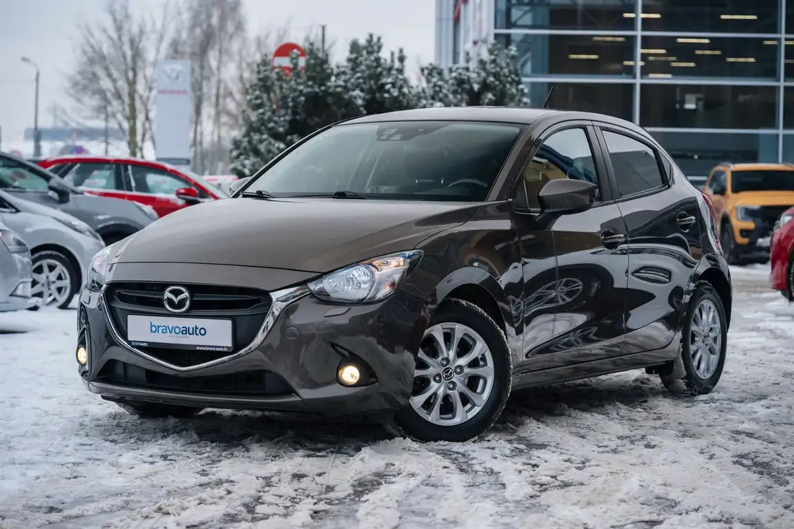 MAZDA 2