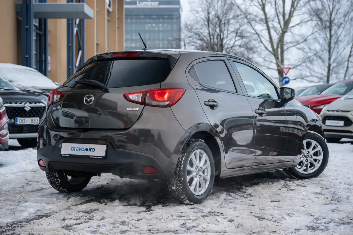MAZDA 2