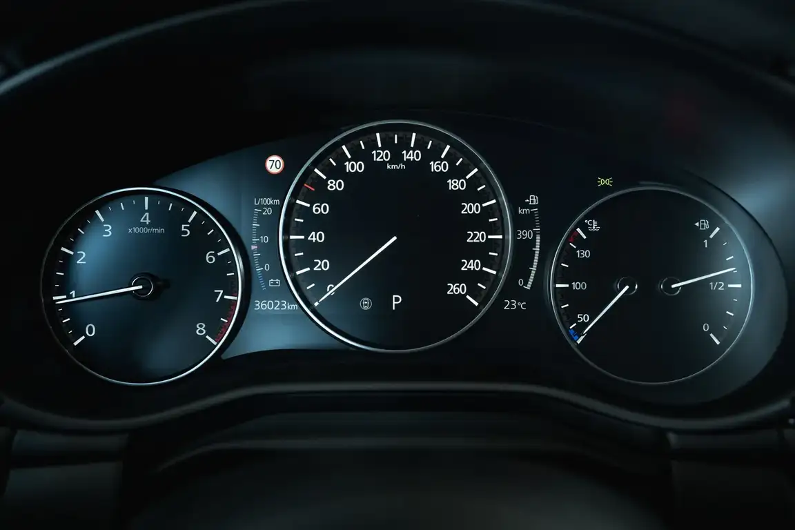 MAZDA 3