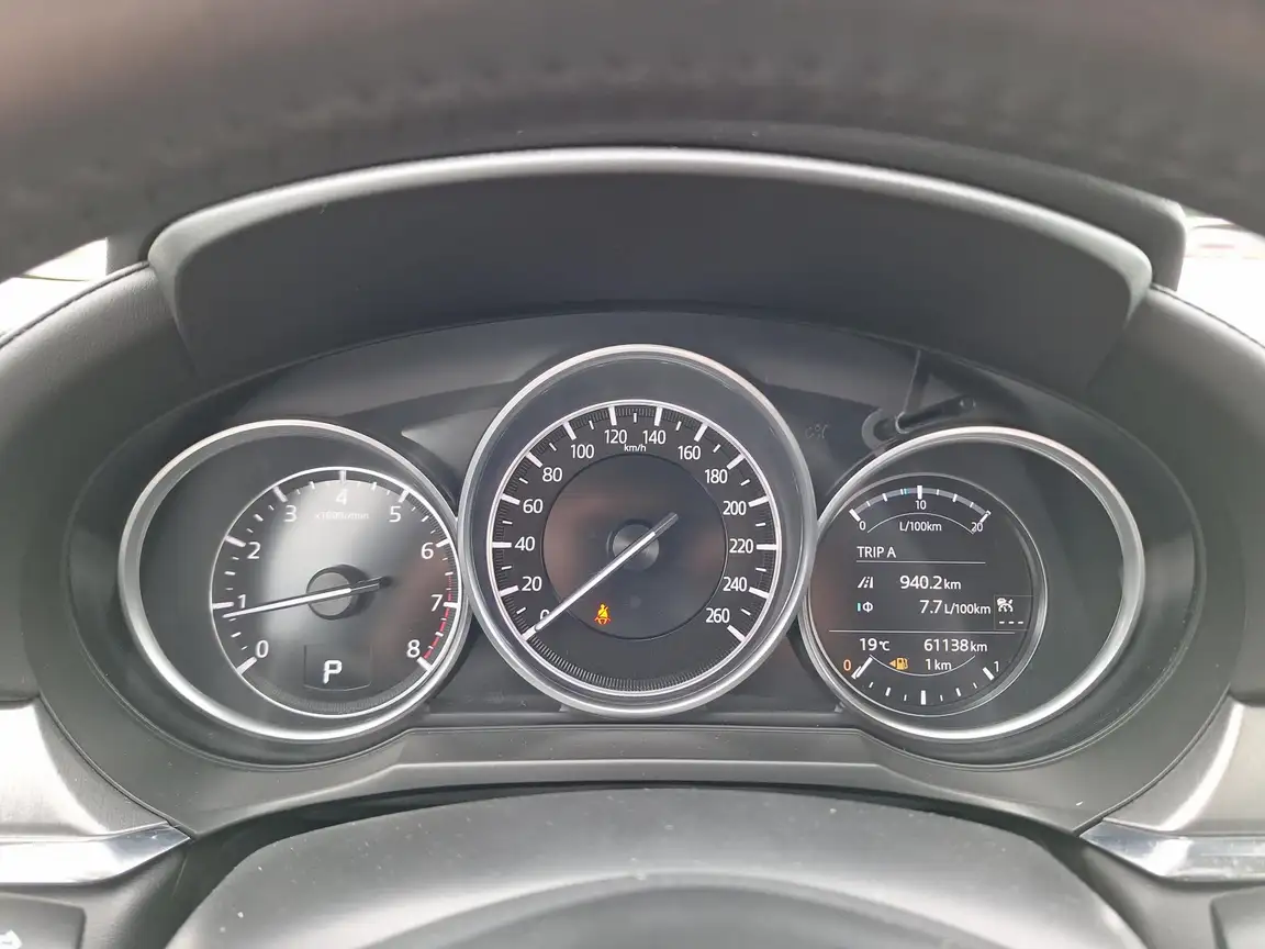 MAZDA 6