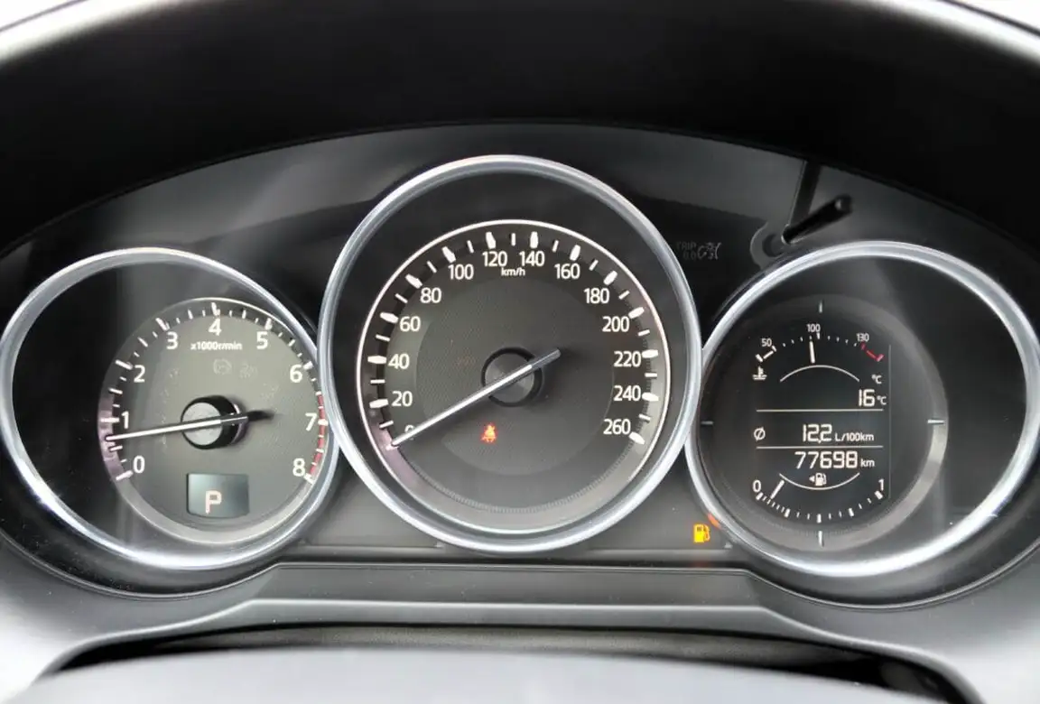 MAZDA 6