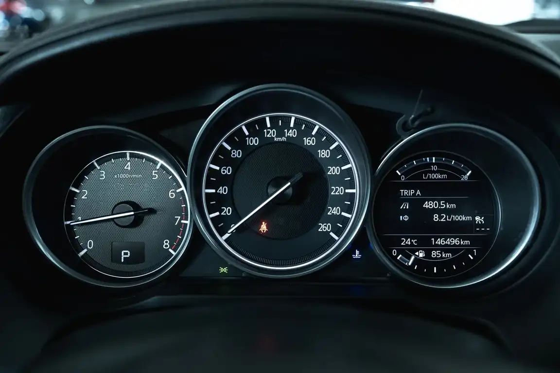 MAZDA 6