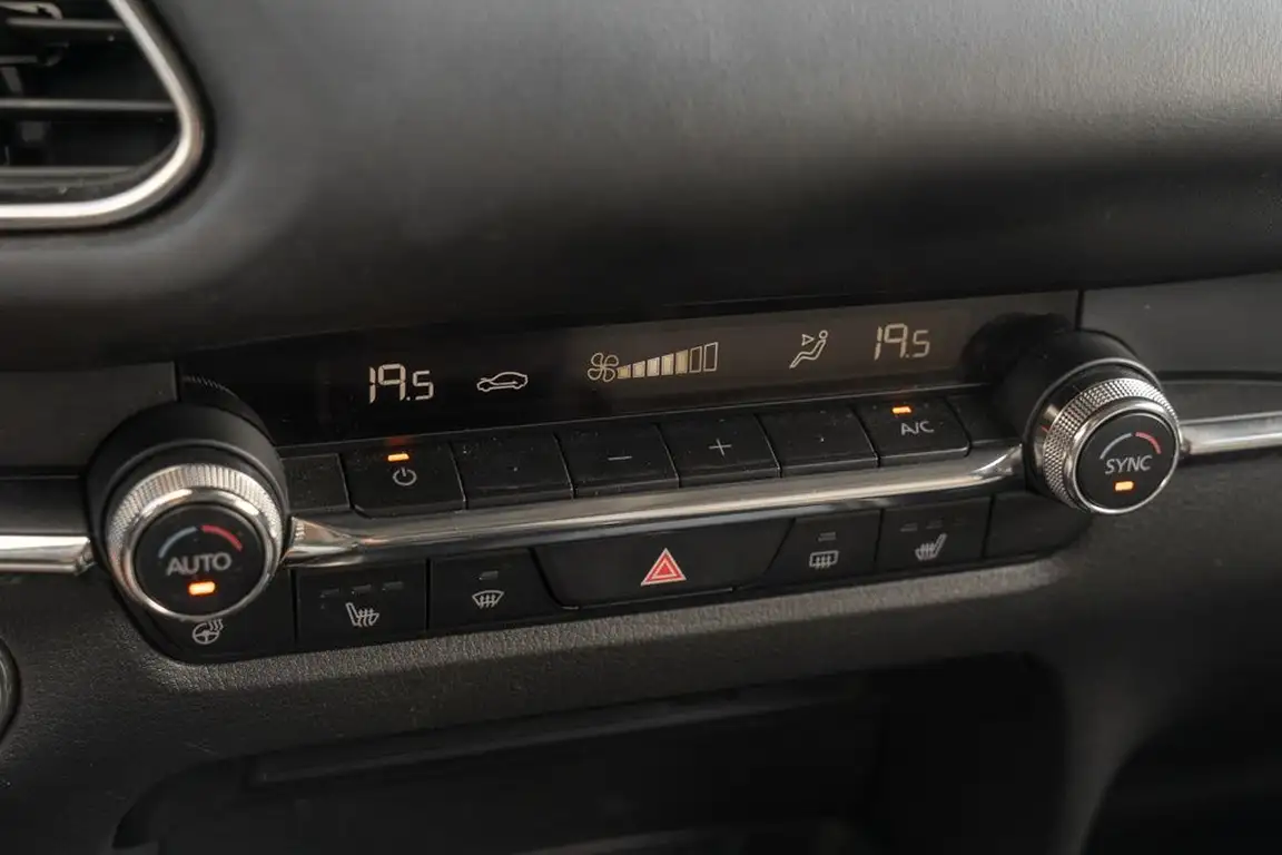 MAZDA CX-30