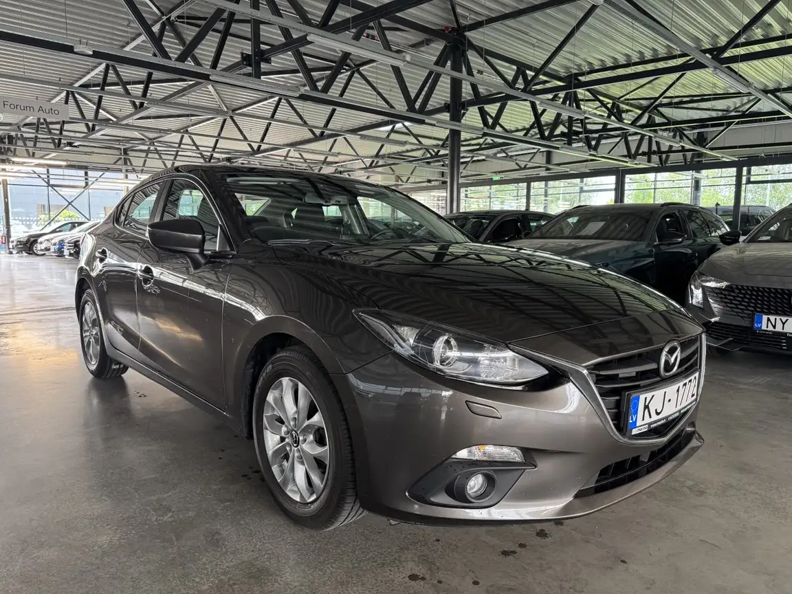 MAZDA 3