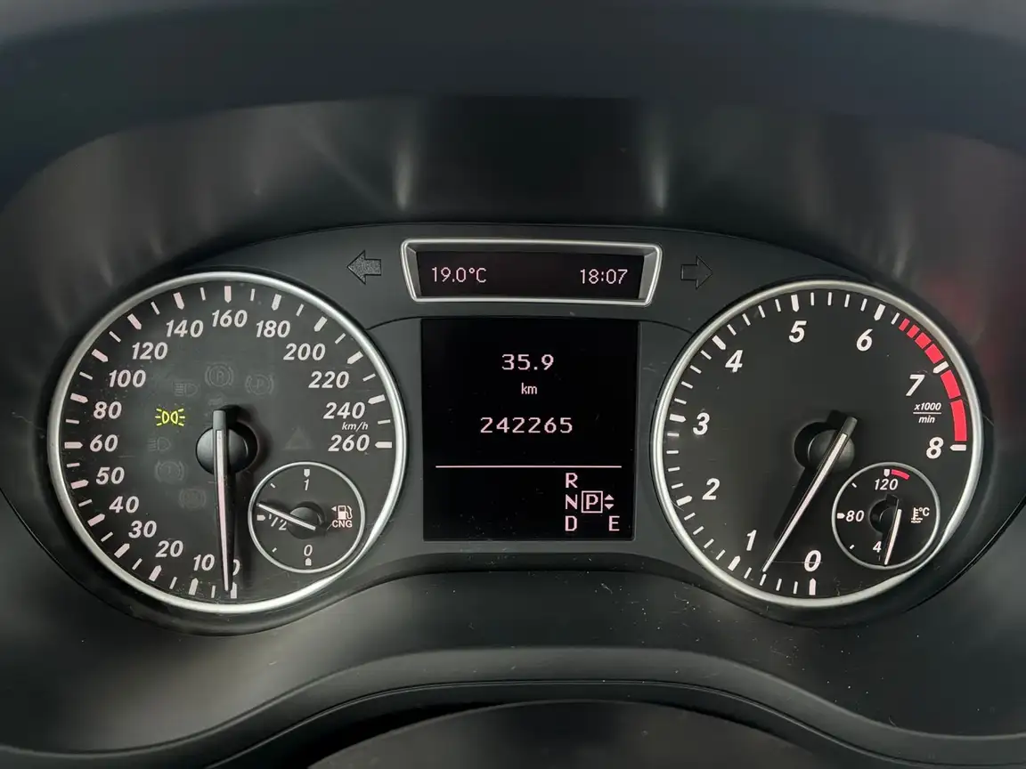 MERCEDES-BENZ B-CLASS