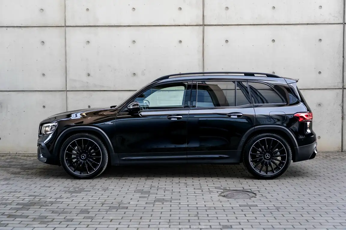 MERCEDES-BENZ GLB