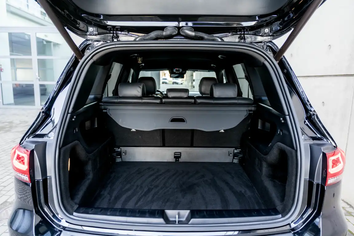 MERCEDES-BENZ GLB