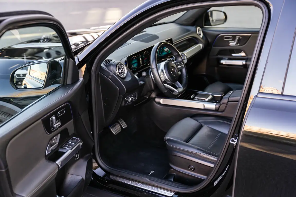 MERCEDES-BENZ GLB