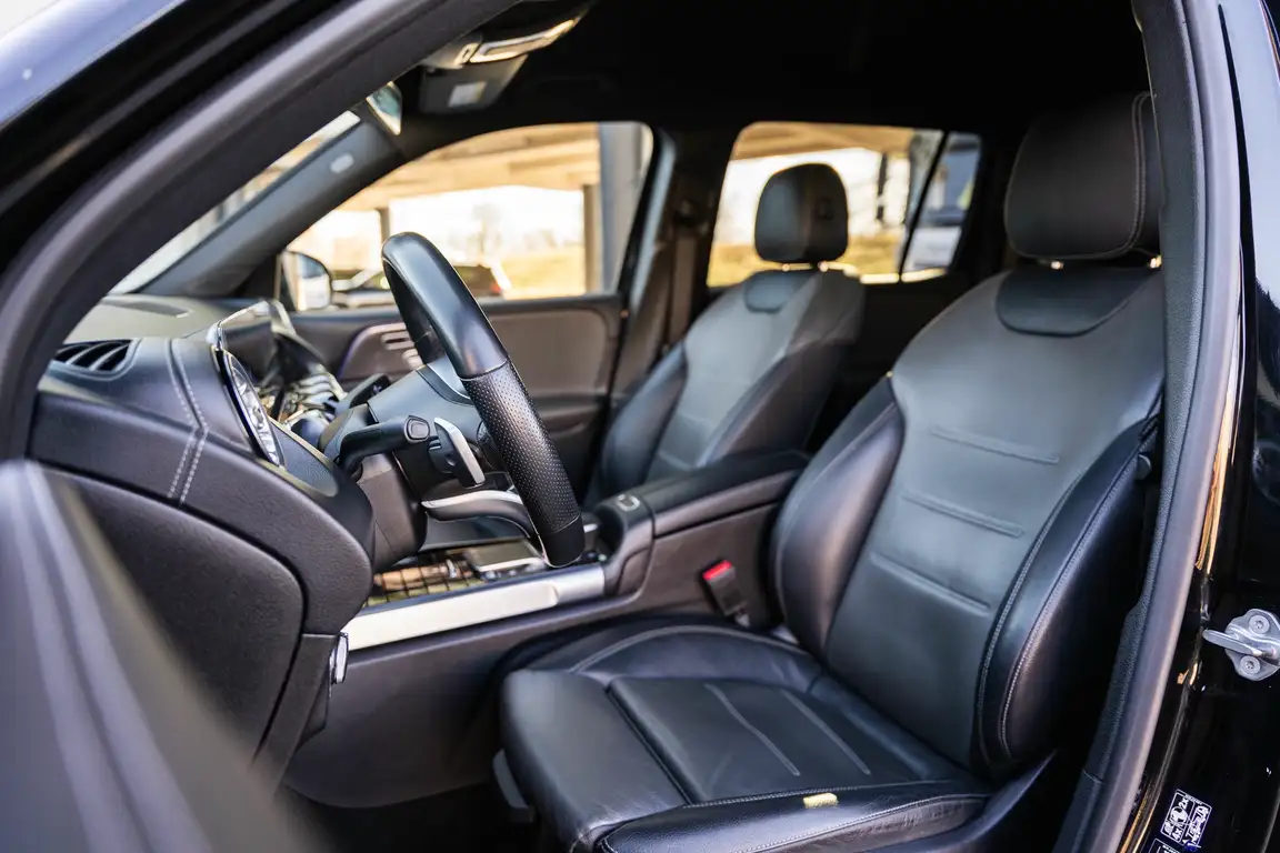 MERCEDES-BENZ GLB