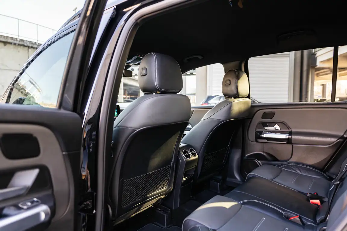 MERCEDES-BENZ GLB