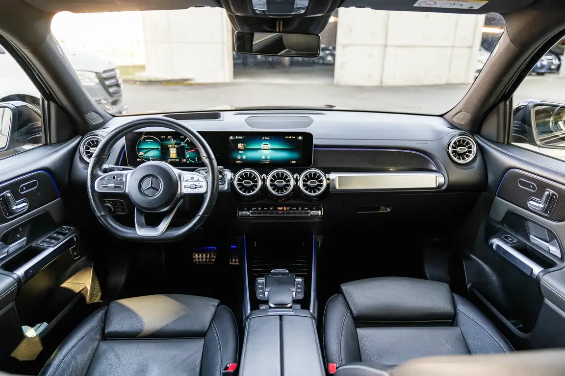 MERCEDES-BENZ GLB