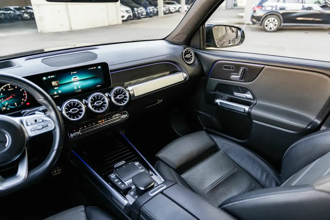 MERCEDES-BENZ GLB