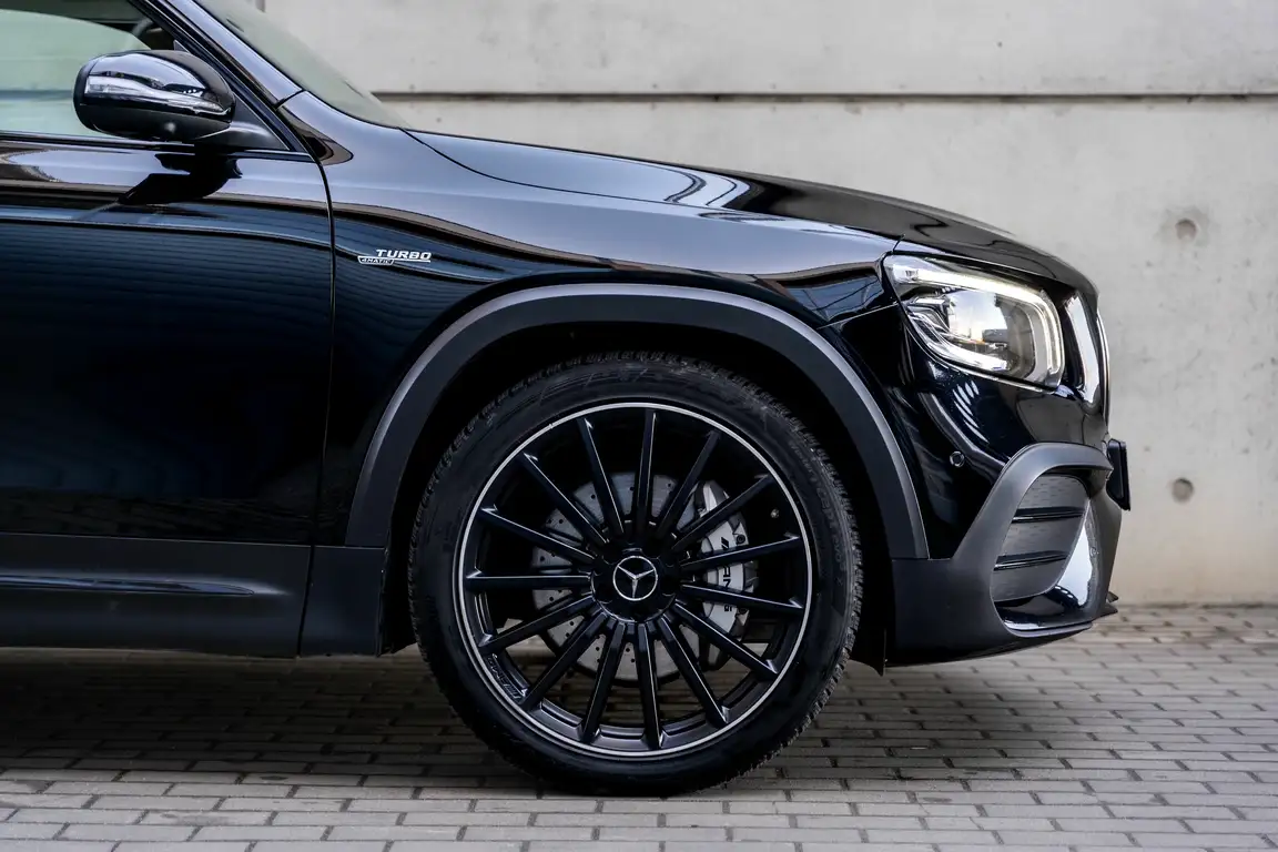 MERCEDES-BENZ GLB