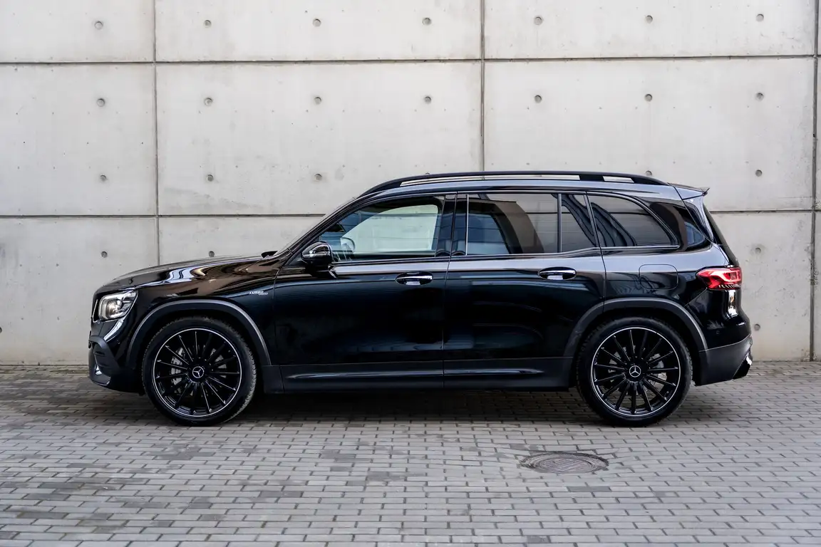 MERCEDES-BENZ GLB