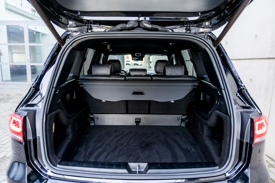 MERCEDES-BENZ GLB