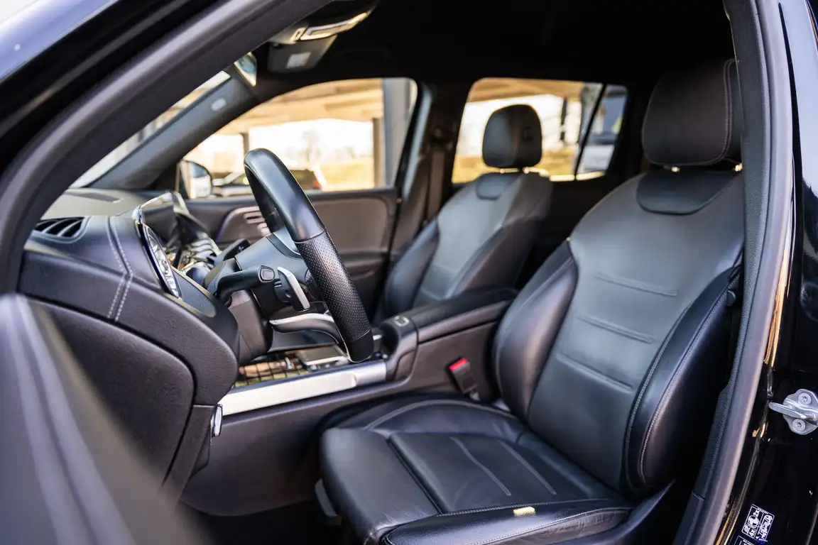MERCEDES-BENZ GLB