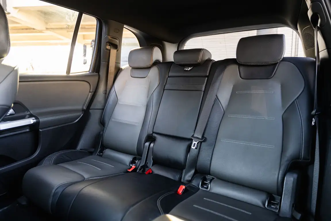 MERCEDES-BENZ GLB