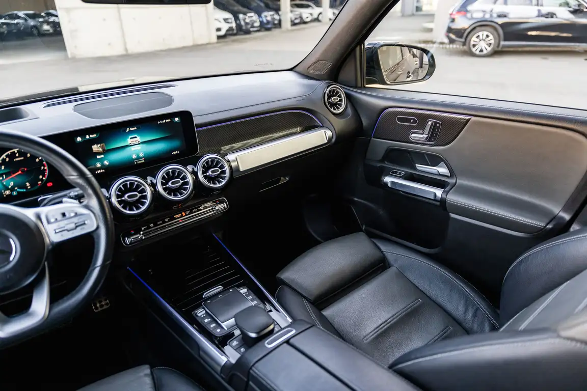 MERCEDES-BENZ GLB