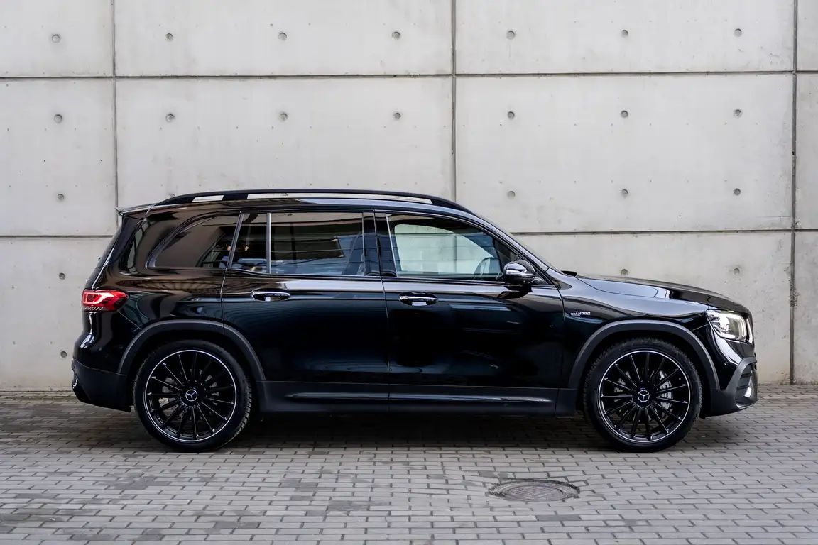 MERCEDES-BENZ GLB